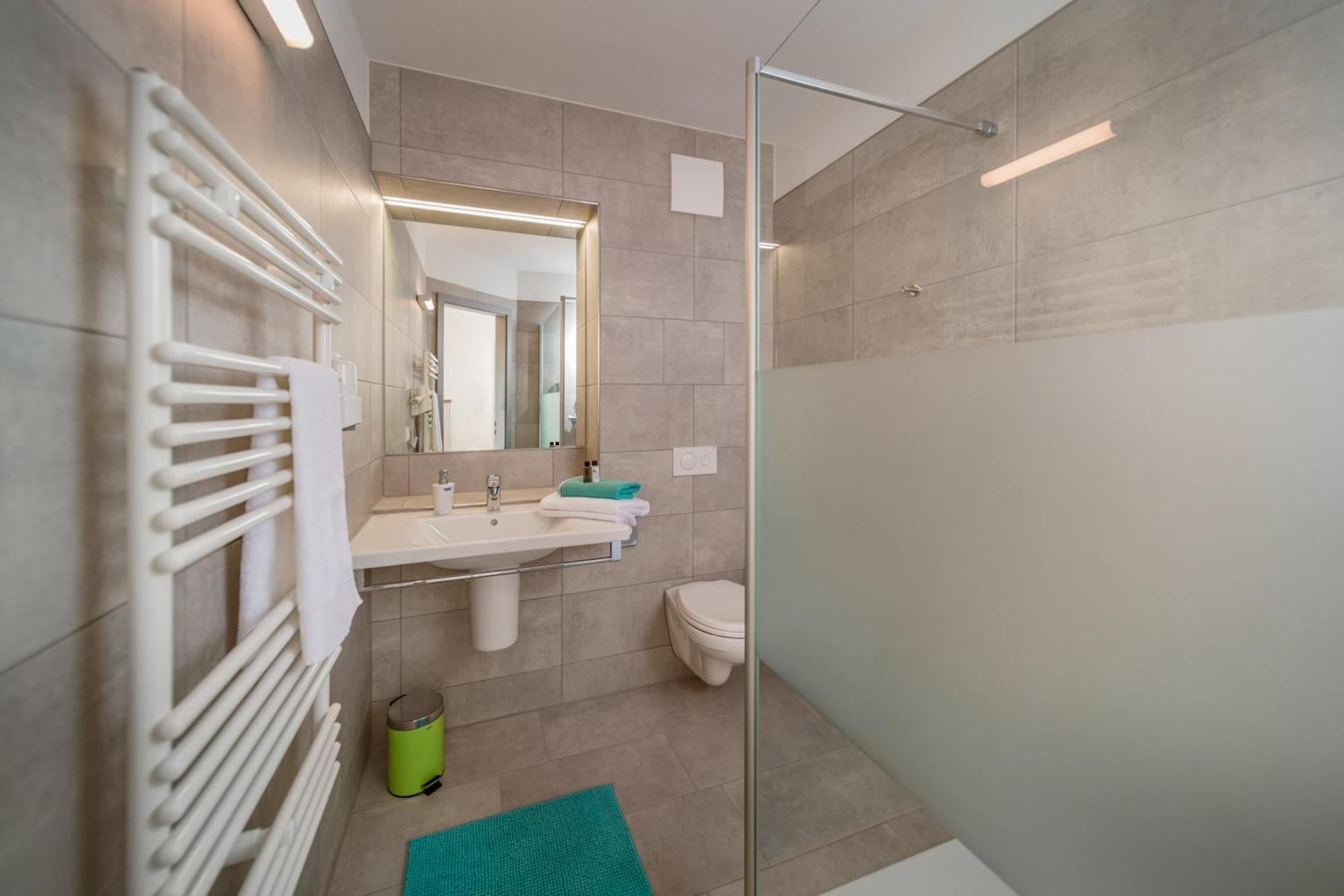 Elly Hostel ไฟรแบร์ก ภายนอก รูปภาพ